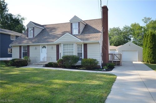 2527 Carson Rd, Fairlawn, OH, 44333-3801 | Card Image
