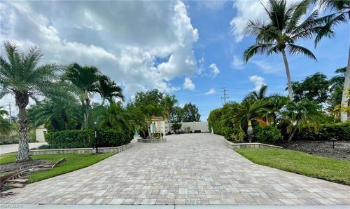 4580 Southern Breeze Dr, NAPLES, FL, 34114-9417 | Card Image