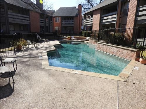 248 Jefferson Pkwy, Fort Worth, TX, 76107-1884 | Card Image