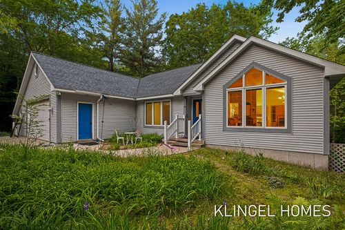 9292 Lakeshore Dr, West Olive, MI, 49460-9500 | Card Image