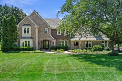 10435 N Riverlake Drive, Mequon, WI, 53092 | Card Image