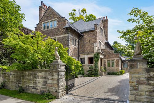 5 Thornwood Rd, Toronto, ON, M4W2R8 | Card Image