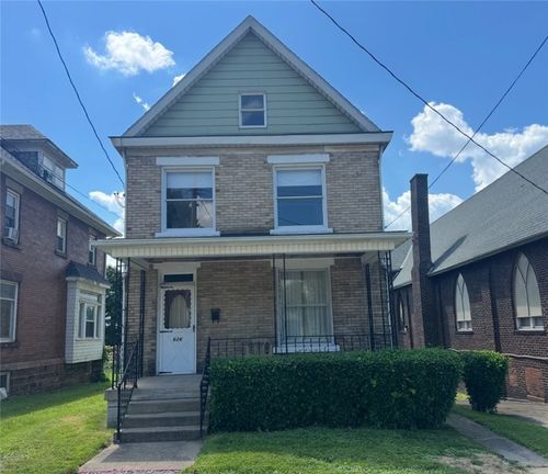 626 Fruit Ave, Farrell, PA, 16121 | Card Image