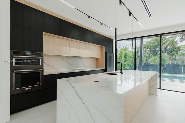 549 East Dr, House other with 4 bedrooms, 4 bathrooms and null parking in Miami Springs FL | Image 13
