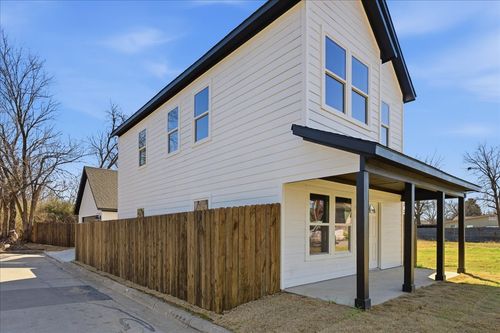 2801 Mount Horum Way, Fort Worth, TX, 76105 | Card Image