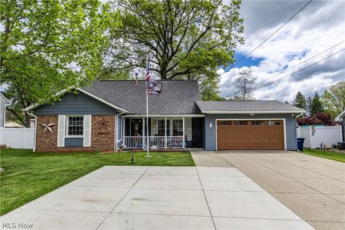537 Eric Dr, Tallmadge, OH, 44278-3002 | Card Image