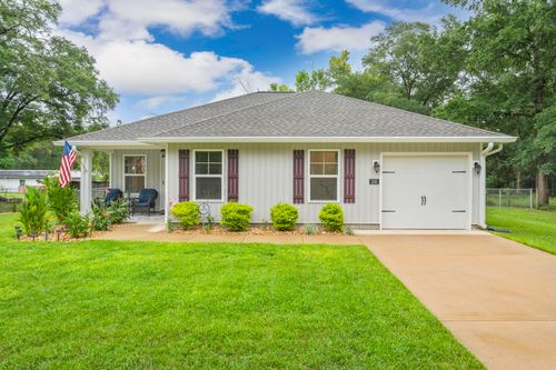 105 White St, Defuniak Springs, FL, 32435-2536 | Card Image
