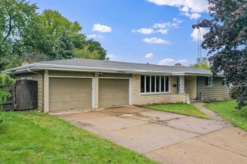 1530 W 7th Avenue, OSHKOSH, WI, 54902 | Card Image