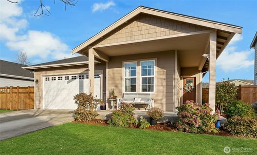 385 Bruhn Ln N, Enumclaw, WA, 98022-9309 | Card Image