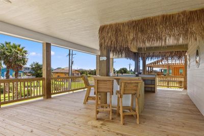 965 Wommack Drive, House other with 3 bedrooms, 2 bathrooms and null parking in Crystal Beach TX | Image 3