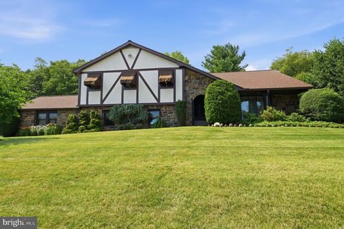 3794 Ridgeview Rd, HUNTINGDON VALLEY, PA, 19006-3318 | Card Image