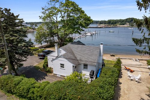 15 River Rd, Branford, CT, 06405-5055 | Card Image