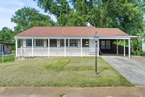 325 Moule Dr, Florissant, MO, 63031-1627 | Card Image