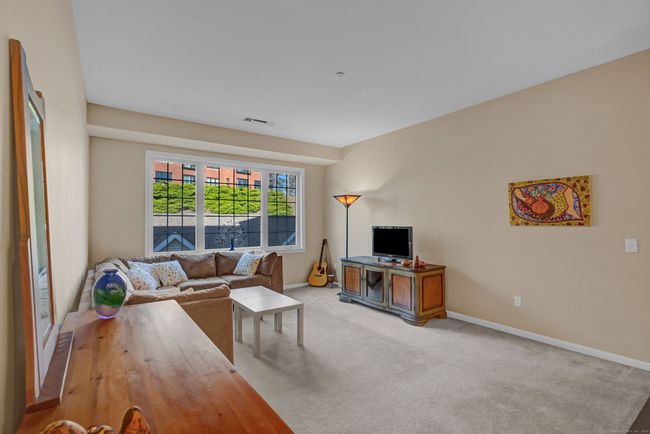 UNIT-211 - 1 King Philip Dr, Condo with 2 bedrooms, 2 bathrooms and null parking in West Hartford CT | Image 12