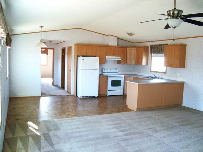 8 Trochu Avenue, House other with 3 bedrooms, 2 bathrooms and 3 parking in Trochu AB | Image 12