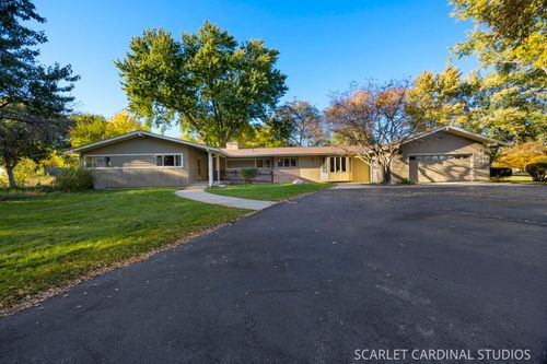 60 S West Drive, Oswego, IL, 60543 | Card Image