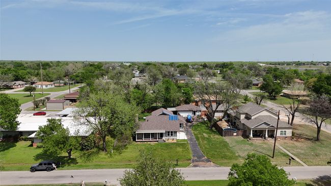 304 W Alameda St, House other with 3 bedrooms, 3 bathrooms and null parking in Iowa Park TX | Image 5