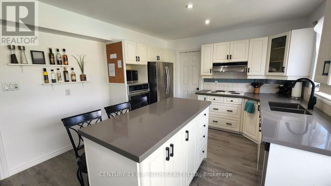 1252 Shore Acres Dr, House other with 4 bedrooms, 3 bathrooms and 12 parking in Gilford ON | Image 5