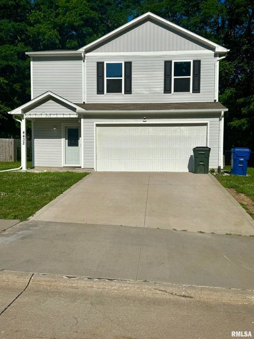 4432 N Michigan Ave, Davenport, IA, 52806-3051 | Card Image
