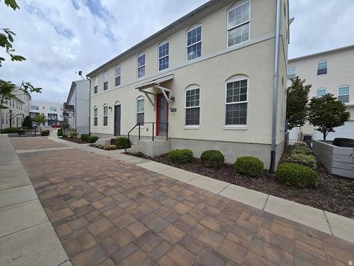 5353 W Kobal Ln, South Jordan, UT, 84009-1211 | Card Image