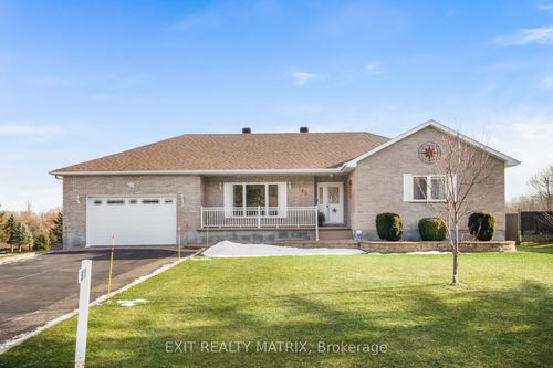 165 Rue Eliza, L'orignal, ON, K0B1K0 | Card Image