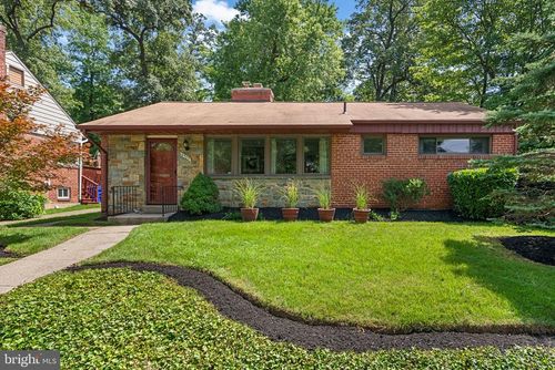 6903 40th Ave, UNIVERSITY PARK, MD, 20782-1420 | Card Image