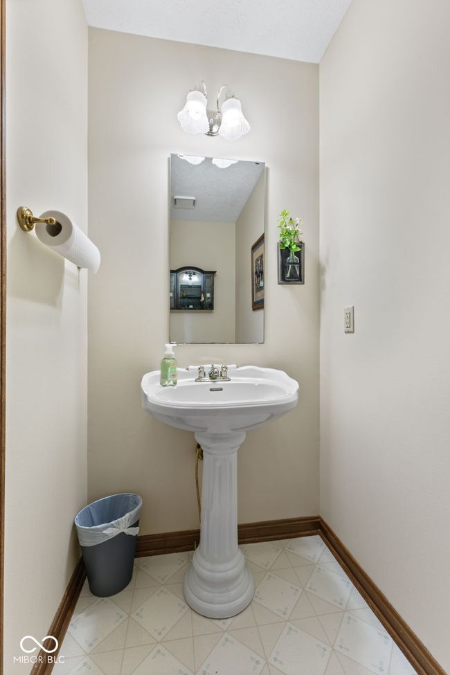 Half Bath on Main level | Image 26