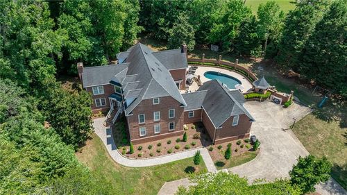 3940 Beechridge Rd, Winston-Salem, NC, 27106-4261 | Card Image