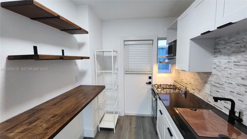 14-300 74th St, Miami Beach, FL, 33141-2786 | Card Image