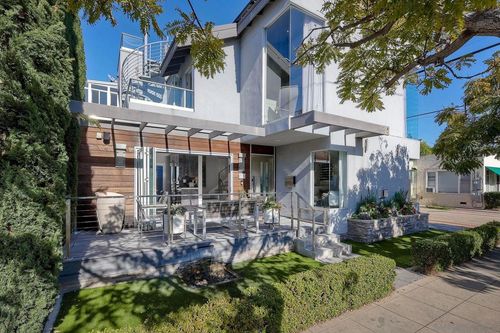 911 9th St, Coronado, CA, 92118 | Card Image