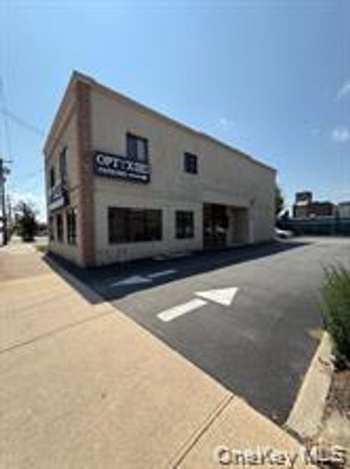 1806 Deer Park Ave, Deer Park, NY, 11729-4301 | Card Image