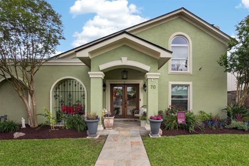 70 Colony Park Cir, Galveston, TX, 77551-1738 | Card Image