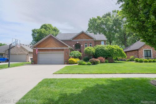 39888 Brylor Ct, Clinton Twp, MI, 48038-3002 | Card Image