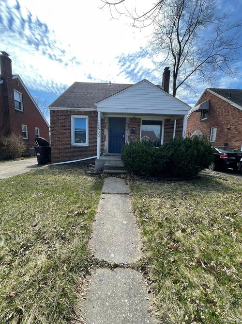 16500 Eastburn St, Detroit, MI, 48205-1553 | Card Image