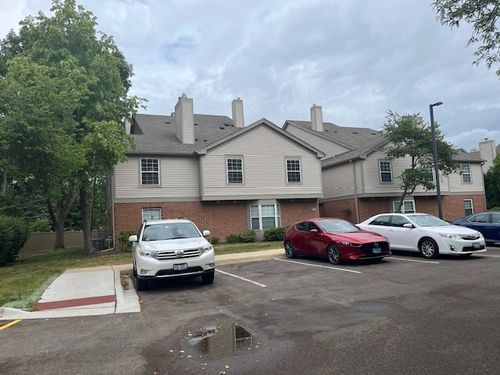 apt-5-130 Crest Wood Ct, Schaumburg, IL, 60195-3370 | Card Image