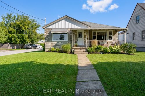 14 Mcdonald Ave, Thorold, ON, L2V3E4 | Card Image