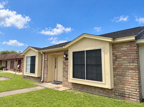 5830 Meadow Way, Beaumont, TX, 77707-1832 | Card Image