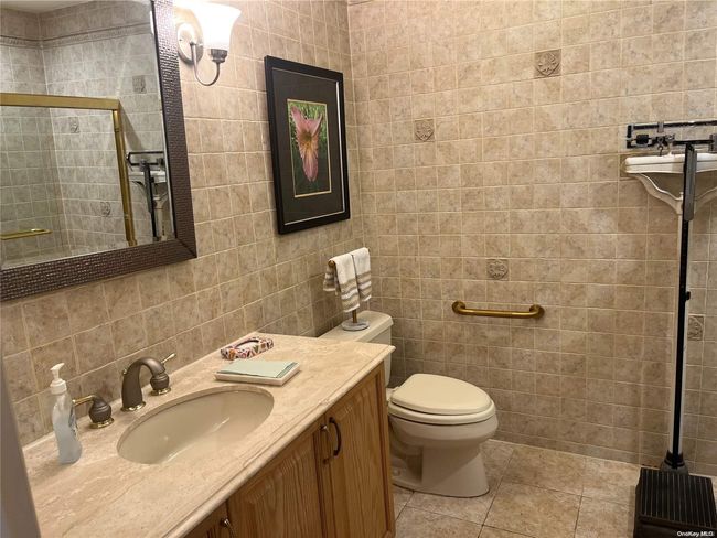 105 - 105 Carriage Ln, Condo with 2 bedrooms, 4 bathrooms and null parking in Plainview NY | Image 18