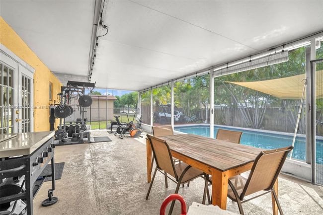700 Nw 88 Th Ter, House other with 3 bedrooms, 2 bathrooms and null parking in Pembroke Pines FL | Image 26