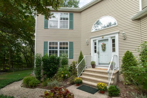 17-17 Warren Dr, Seymour, CT, 06483-3657 | Card Image