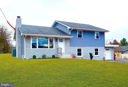 1370 Kauffman Rd, POTTSTOWN, PA, 19464-2304 | Card Image