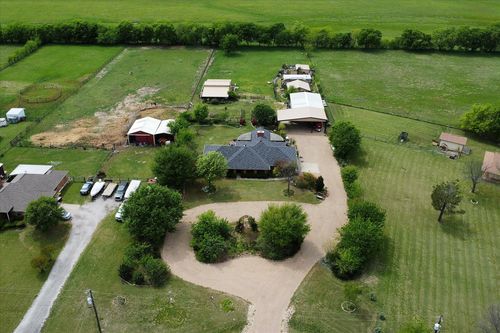 8463 Crestview Rd, Sanger, TX, 76266-6272 | Card Image