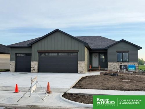 2830 Peterson Ave, Fremont, NE, 68025-6513 | Card Image