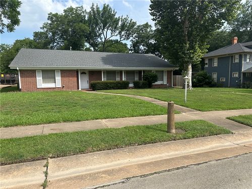 604 W Buck St, Caldwell, TX, 77836-1712 | Card Image