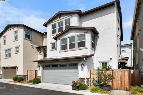 37450 Watersail Way, Newark, CA, 94560-7348 | Card Image
