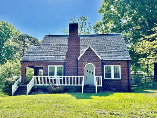 121 W 11th St, Oakboro, NC, 28129-9342 | Card Image