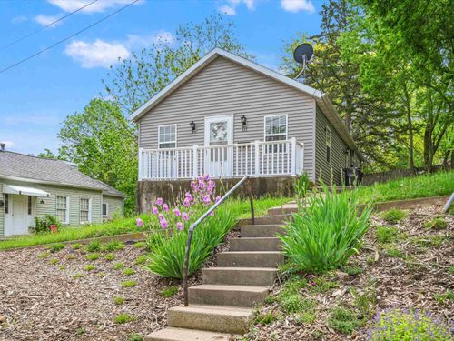 111 N Dodge Street, Galena, IL, 61036 | Card Image