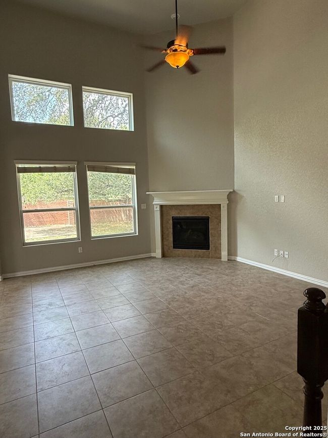 10717 Barnsford Ln, House other with 4 bedrooms, 4 bathrooms and null parking in Helotes TX | Image 7