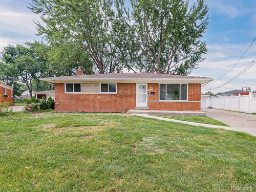 33190 Priehs Ct, Sterling Heights, MI, 48312-6656 | Card Image