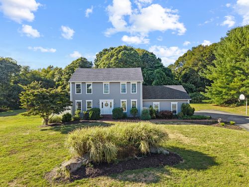11 Mayfair Dr, Waterford, CT, 06385-3831 | Card Image